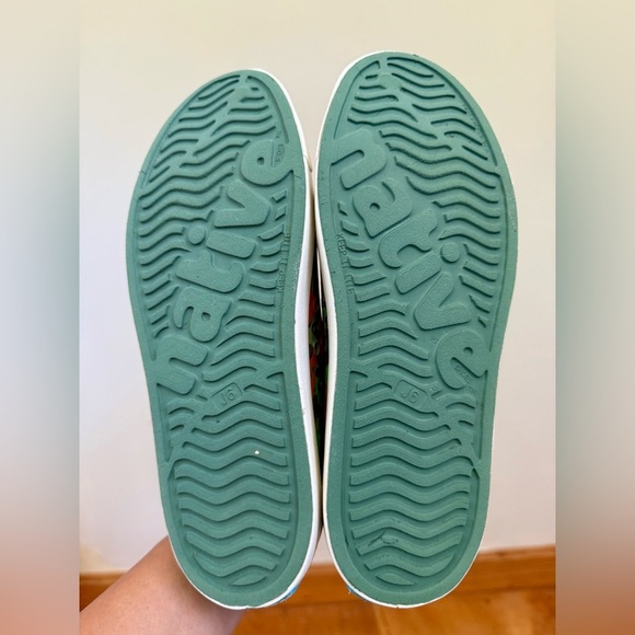 Native Jefferson Child Shoe | Size 6 (Big Kid) - Picture 6 of 6